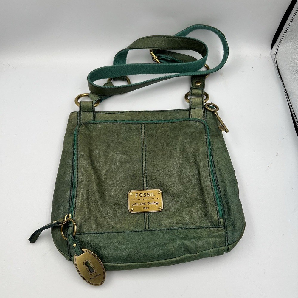 Fossil Long Live Vintage 1954 Green Leather Crossbody Bag Purse Key Lock Charm